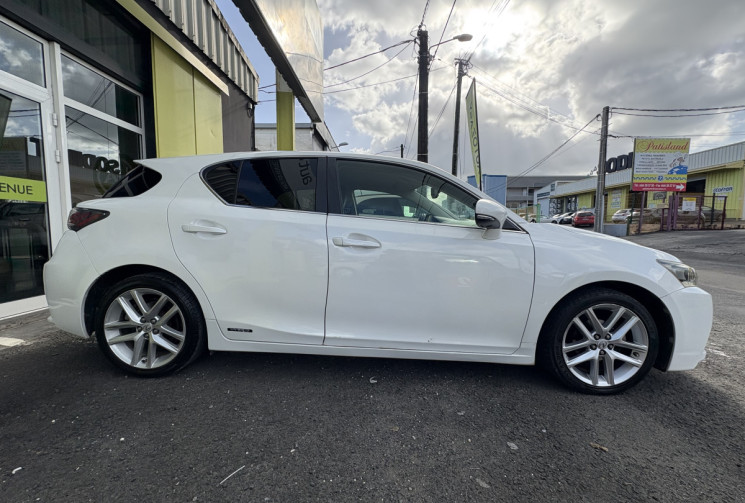 Lexus CT Phase 2 1.8 VVT-i 16V 136 Hybrid CVT 99 cv Sensation // Boîte auto // Batterie remplacée