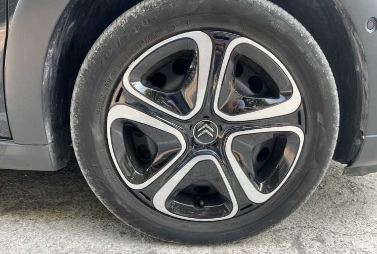 Citroën C3 1.2 Puretech 110 SHINE  EAT6 / Distribution OK / Carplay / Caméra + Radars