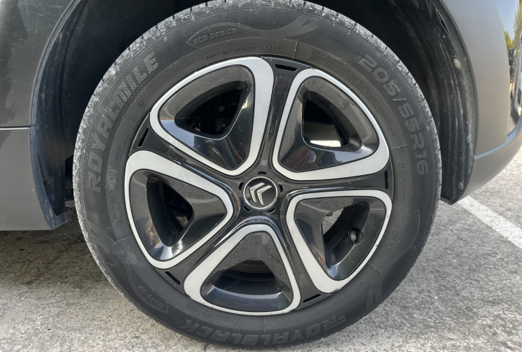 Citroën C3 1.2 Puretech 110 SHINE  EAT6 / Distribution OK / Carplay / Caméra + Radars
