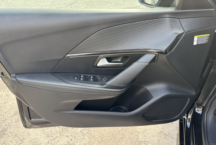 Peugeot 208 e-208 136 GT-LINE