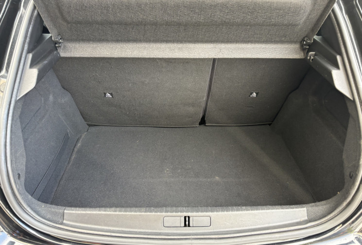 Peugeot 208 e-208 136 GT-LINE