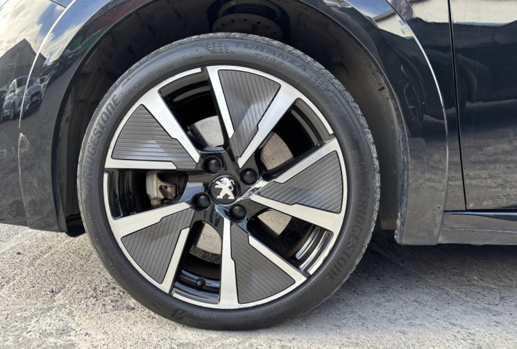 Peugeot 208 e-208 136 GT-LINE