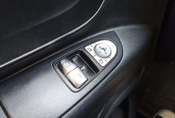 Mercedes Vito 114 CDI 136 CH BVA LONG - Radars AV / AR - Suivi Mercedes