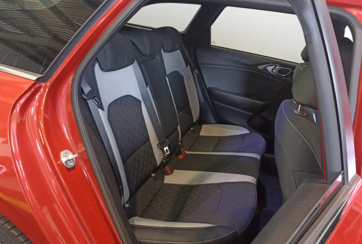 Kia Ceed SW 1.6 CRDI 116 ch turbo / GT Line / Garantie 6 mois MINIMUM