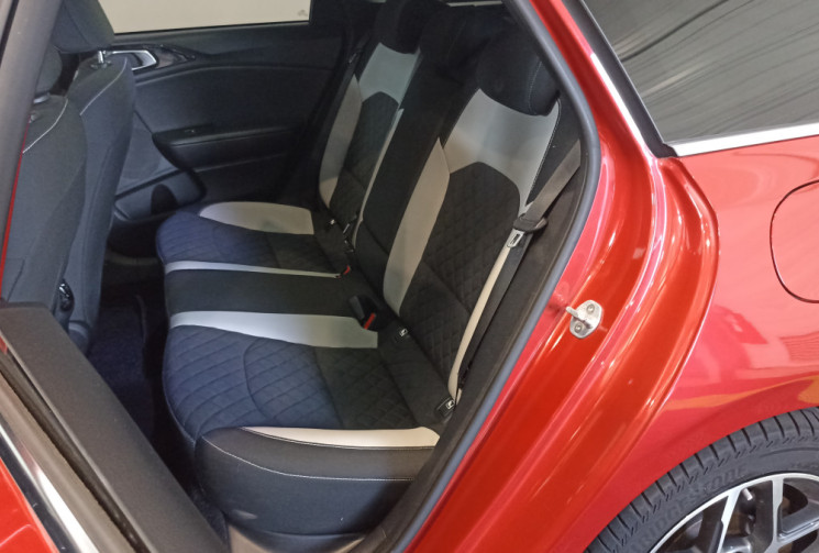 Kia Ceed SW 1.6 CRDI 116 ch turbo / GT Line / Garantie 6 mois MINIMUM