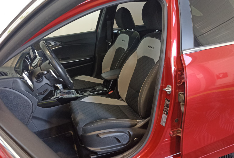 Kia Ceed SW 1.6 CRDI 116 ch turbo / GT Line / Garantie 6 mois MINIMUM