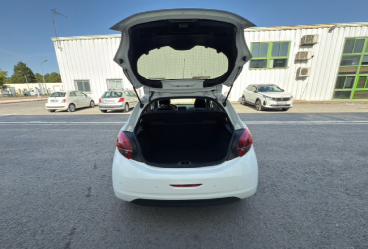 Peugeot 208 1.6 BlueHDi 100ch STYLE * Radar de recul * Clim * Très bon état 