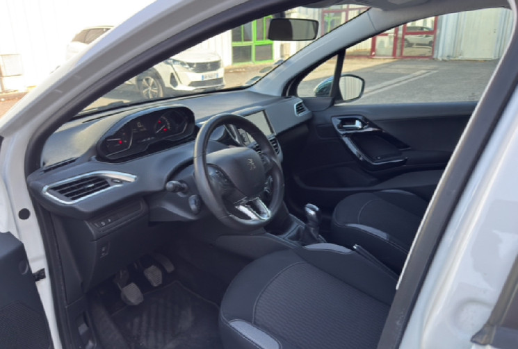 Peugeot 208 1.6 BlueHDi 100ch STYLE * Radar de recul * Clim * Très bon état 