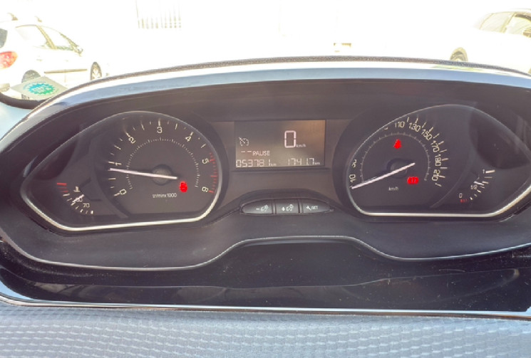 Peugeot 208 1.6 BlueHDi 100ch STYLE * Radar de recul * Clim * Très bon état 