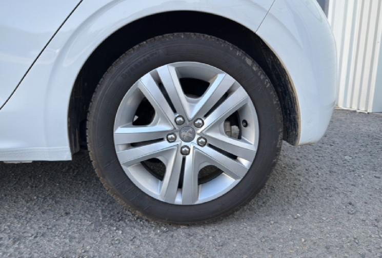 Peugeot 208 1.6 BlueHDi 100ch STYLE * Radar de recul * Clim * Très bon état 