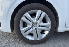Peugeot 208 1.6 BlueHDi 100ch STYLE * Radar de recul * Clim * Très bon état 