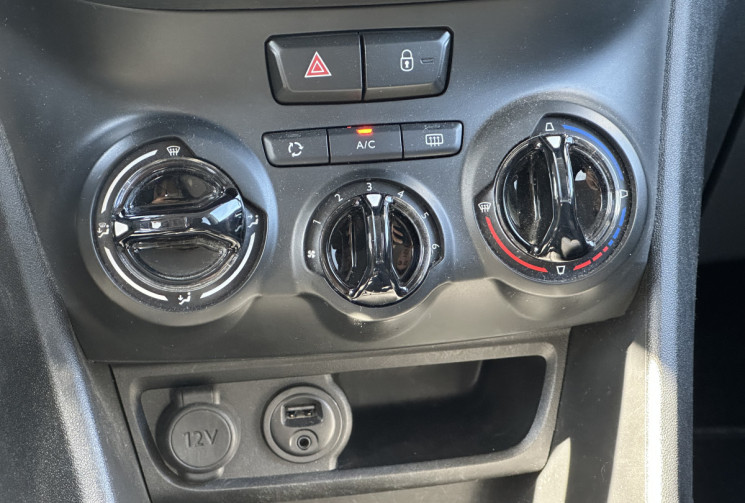 Peugeot 208 II 1.6 Blue HDi 75 cv STYLE - PREMIERE MAIN - CARPLAY