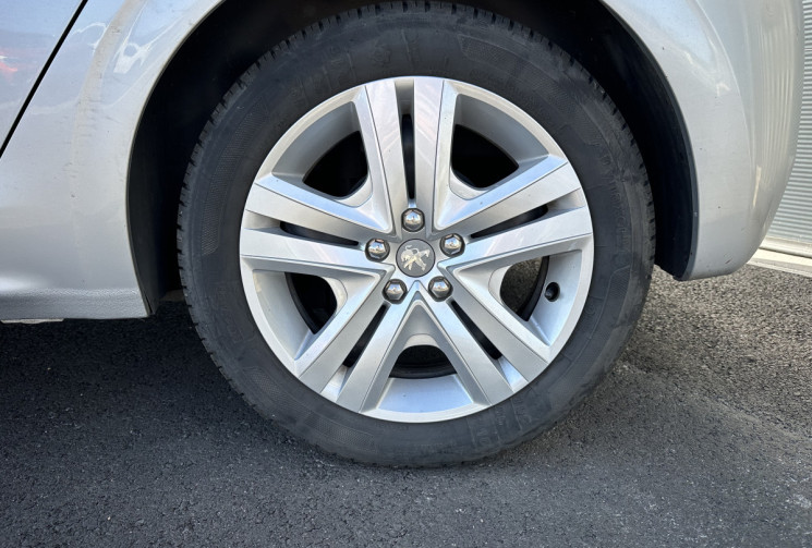 Peugeot 208 II 1.6 Blue HDi 75 cv STYLE - PREMIERE MAIN - CARPLAY