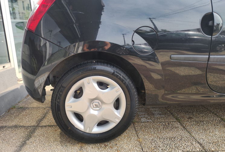 Renault Twingo 2 Phase 2 / 1,2 L 75 ch Pepite