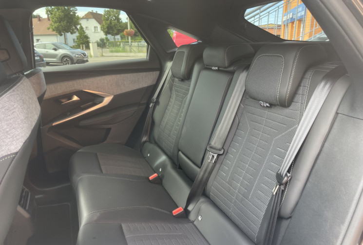 Peugeot 3008 3008 GT HYBRID / ESSENCE 136CV