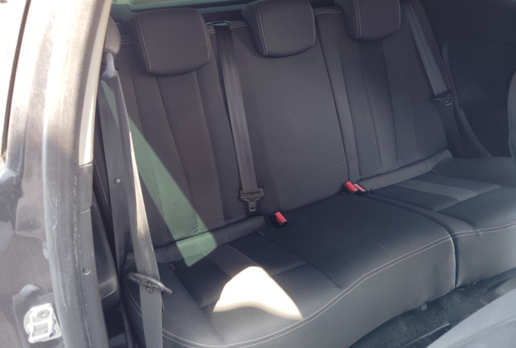 Renault Megane Coupé 1.9 dCi 130ch FAP Dynamique eco² Euro5 Renault Megane Coupé 1.9 dCi 130ch FAP Dynamique eco² Euro5