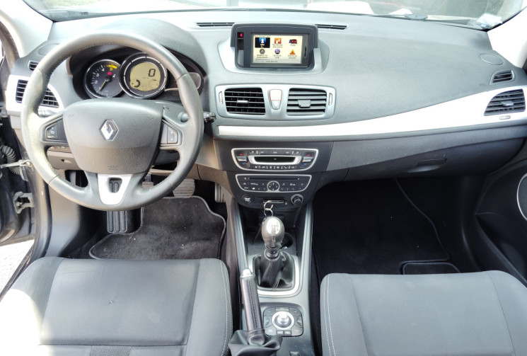 Renault Megane Coupé 1.9 dCi 130ch FAP Dynamique eco² Euro5 Renault Megane Coupé 1.9 dCi 130ch FAP Dynamique eco² Euro5