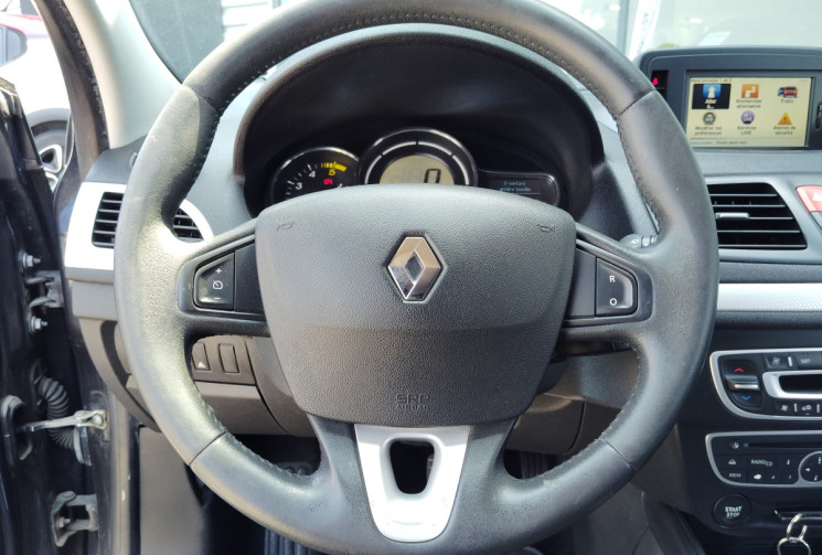 Renault Megane Coupé 1.9 dCi 130ch FAP Dynamique eco² Euro5 Renault Megane Coupé 1.9 dCi 130ch FAP Dynamique eco² Euro5