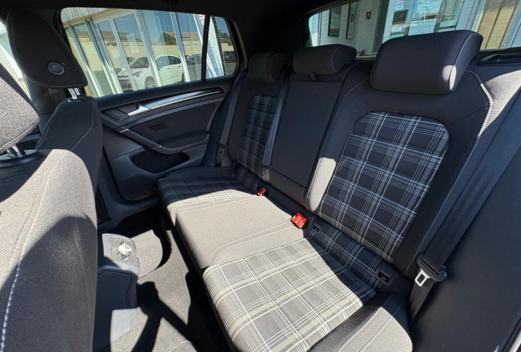 Volkswagen Golf VII 2.0 TDI 184 GTD / TRES BON ETAT / GARANTIE 12 MOIS 