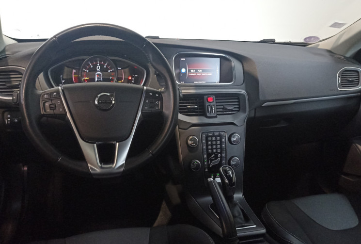 Volvo V40 1.5  122 ch Turbo / Momentum / Pack IntelliSafe Pro /