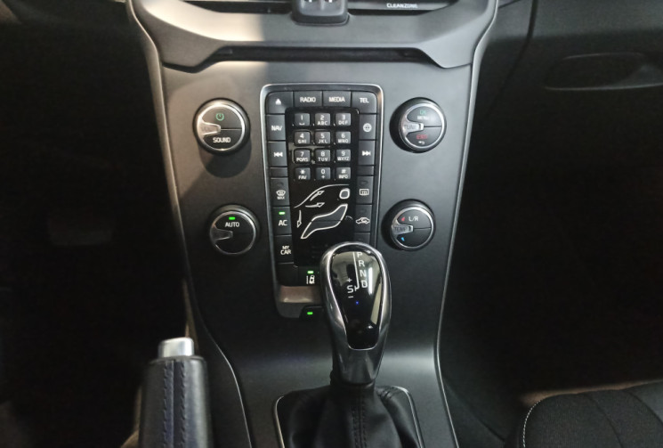 Volvo V40 1.5  122 ch Turbo / Momentum / Pack IntelliSafe Pro /