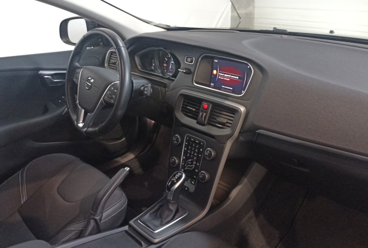 Volvo V40 1.5  122 ch Turbo / Momentum / Pack IntelliSafe Pro /