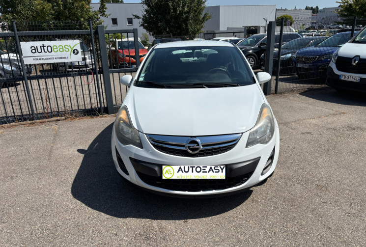 Opel Corsa 1.0 / 65 ch / Essentia / Clim