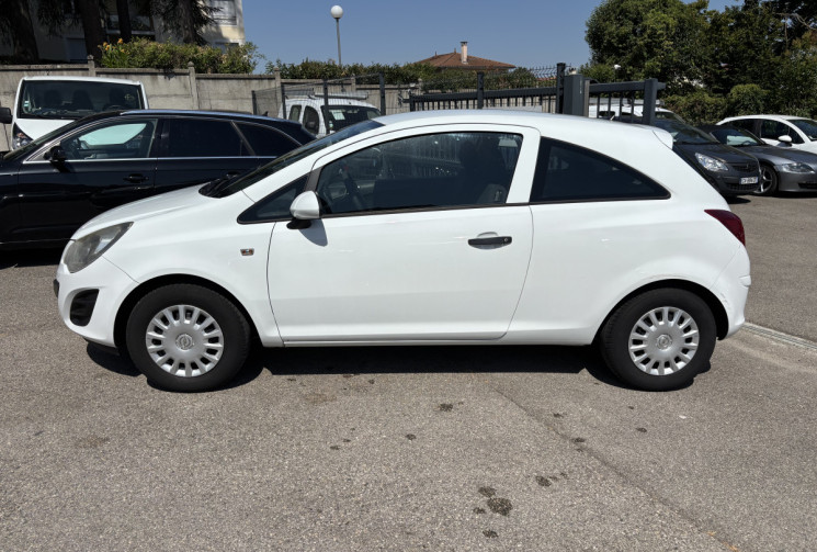Opel Corsa 1.0 / 65 ch / Essentia / Clim