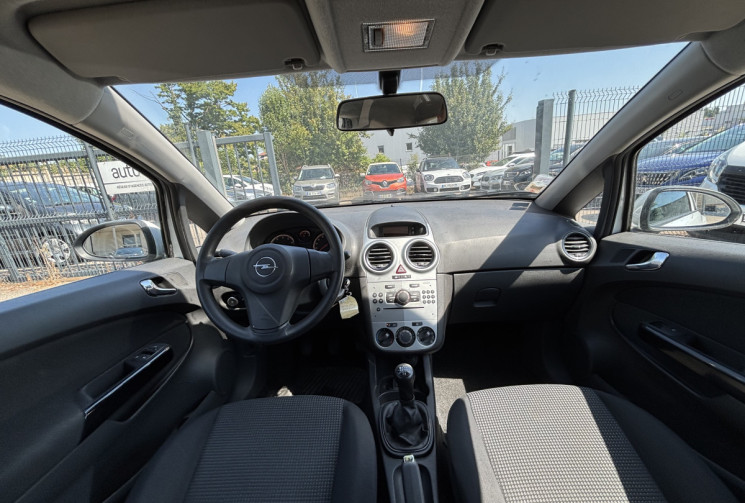 Opel Corsa 1.0 / 65 ch / Essentia / Clim