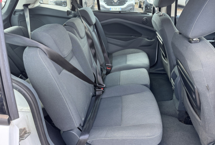 Ford GRAND C-MAX 125 CH / TITANIUM / 7 PLACES  Ford GRAND C-MAX 125 CH / TITANIUM / 7 PLACES