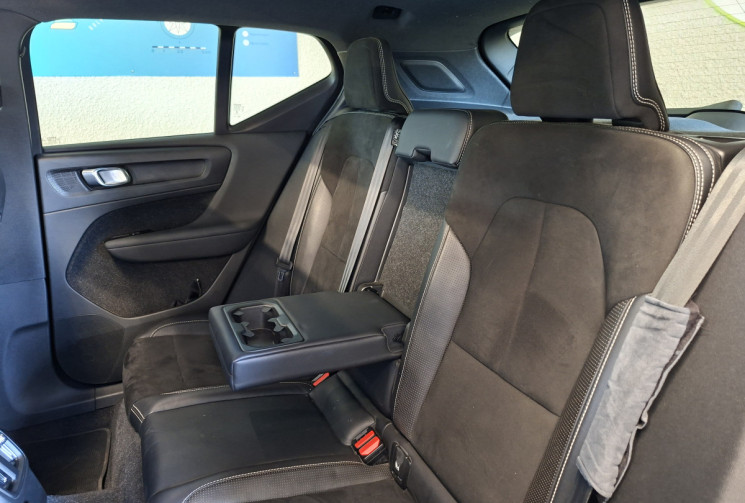 Volvo XC40 T5 Recharge 180+82  DCT7 R-Design / Toit ouvrant panoramique électrique