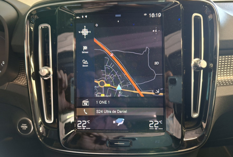 Volvo XC40 T5 Recharge 180+82  DCT7 R-Design / Toit ouvrant panoramique électrique