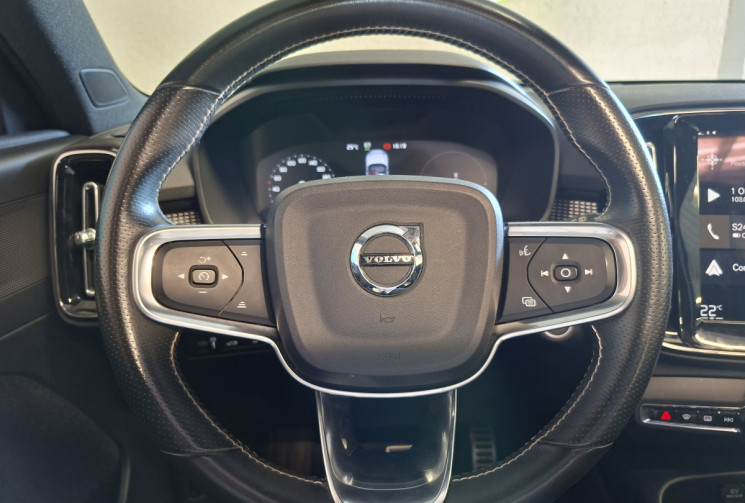 Volvo XC40 T5 Recharge 180+82  DCT7 R-Design / Toit ouvrant panoramique électrique