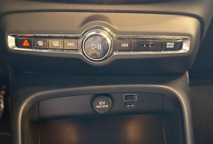 Volvo XC40 T5 Recharge 180+82  DCT7 R-Design / Toit ouvrant panoramique électrique