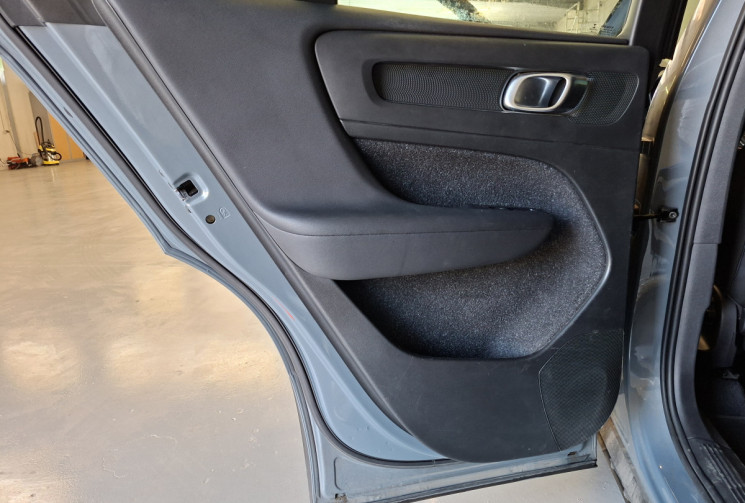 Volvo XC40 T5 Recharge 180+82  DCT7 R-Design / Toit ouvrant panoramique électrique