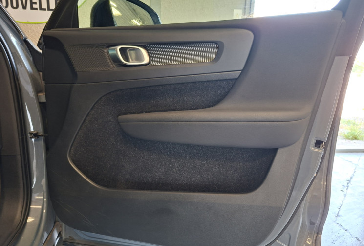 Volvo XC40 T5 Recharge 180+82  DCT7 R-Design / Toit ouvrant panoramique électrique