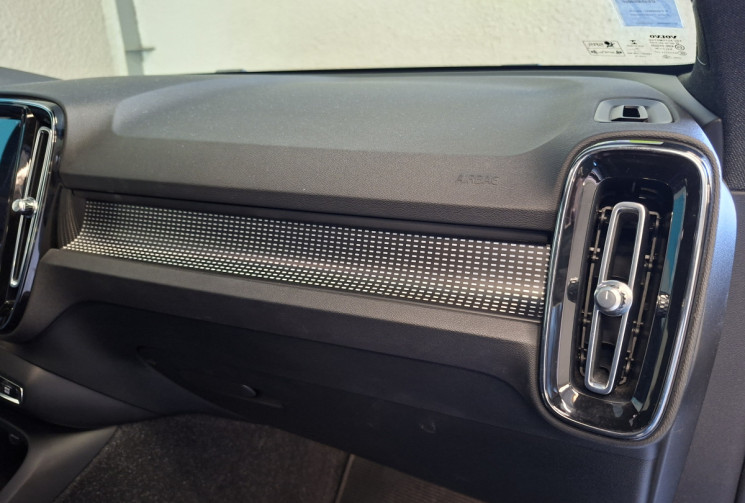 Volvo XC40 T5 Recharge 180+82  DCT7 R-Design / Toit ouvrant panoramique électrique