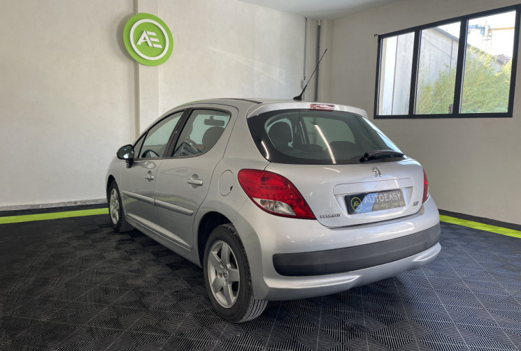 Peugeot 207 1.4 VTi 16v Série Millesim 200 5p // TOIT PANORAMIQUE - BLUETOOTH - CLIMATISATION