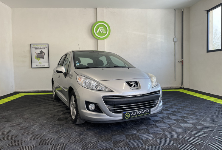 Peugeot 207 1.4 VTi 16v Série Millesim 200 5p // TOIT PANORAMIQUE - BLUETOOTH - CLIMATISATION