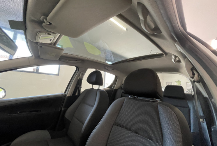 Peugeot 207 1.4 VTi 16v Série Millesim 200 5p // TOIT PANORAMIQUE - BLUETOOTH - CLIMATISATION