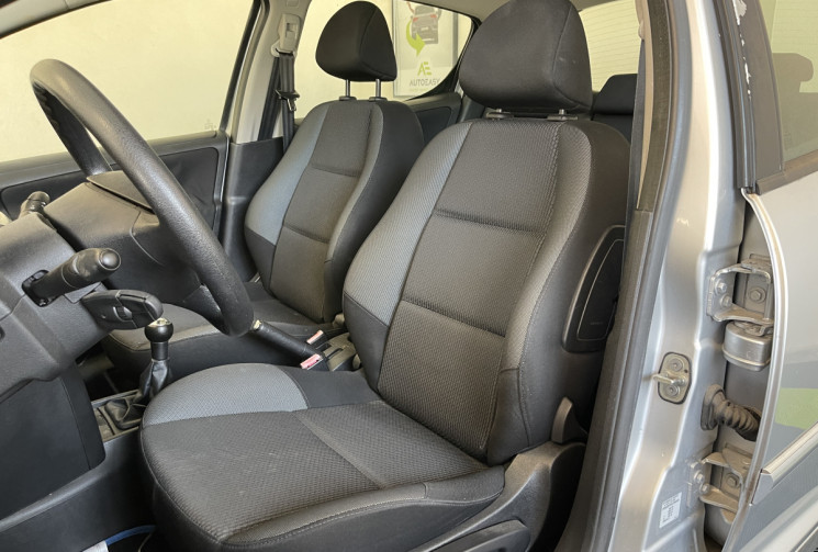 Peugeot 207 1.4 VTi 16v Série Millesim 200 5p // TOIT PANORAMIQUE - BLUETOOTH - CLIMATISATION