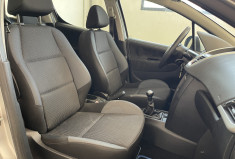 Peugeot 207 1.4 VTi 16v Série Millesim 200 5p // TOIT PANORAMIQUE - BLUETOOTH - CLIMATISATION