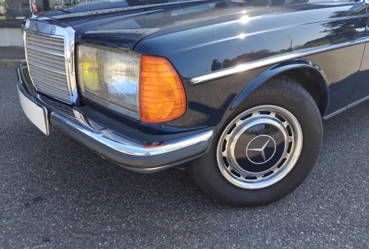 Mercedes CLASSE C COUPE C123 Coupé 230CE 2.3 i 136cv