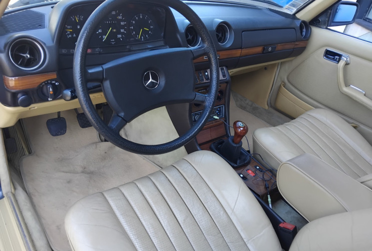Mercedes CLASSE C COUPE C123 Coupé 230CE 2.3 i 136cv