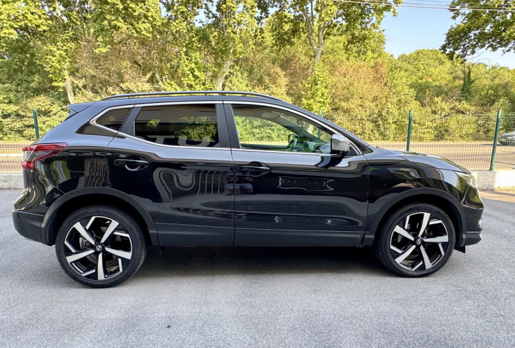 Nissan Qashqai TEKNA Plus 1.6 Dci 130 ch XTronic / FULL Options / Attelage / Garantie 6 mois