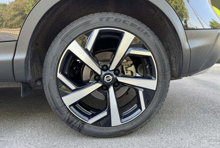 Nissan Qashqai TEKNA Plus 1.6 Dci 130 ch XTronic / FULL Options / Attelage / Garantie 6 mois