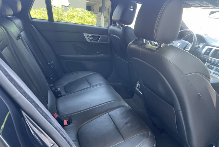 Jaguar XF SportBrake 2.2 D 200 R-Sport * Entretien à jour / Toit ouvrant / Caméra / Sièges chauffant