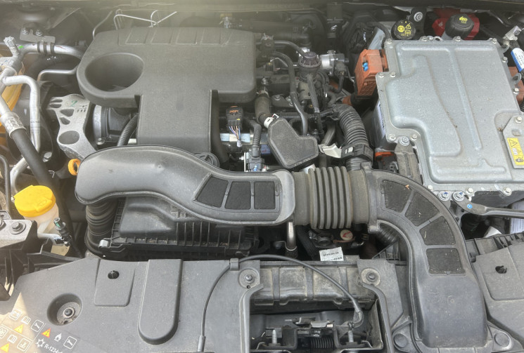 Renault Captur 1.6 E-Tech INTENS 160 cv