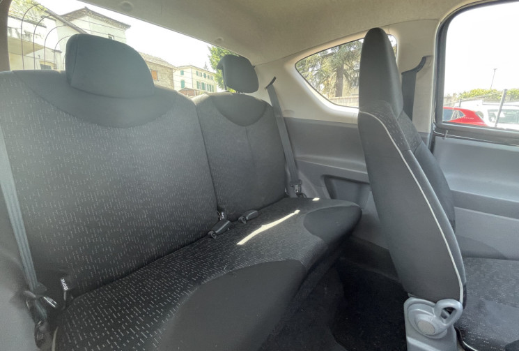 Peugeot 107 1.0 / 68 CH / TRENDY