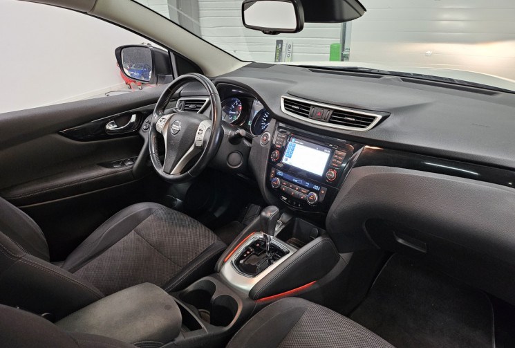 Nissan Qashqai 1.2L DIG-T 115 cv N-Connecta Xtronic / toit pano
